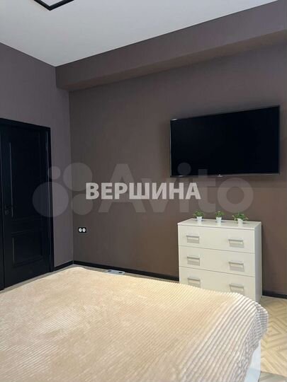 2-к. квартира, 74,2 м², 5/5 эт.