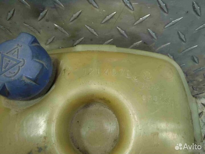 Бачок расширительный VW Golf 2/Jetta 2 1983-1992