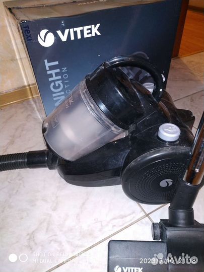 Пылесос Vitek