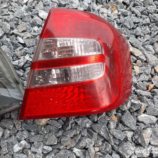 Задние фары на тойота премио