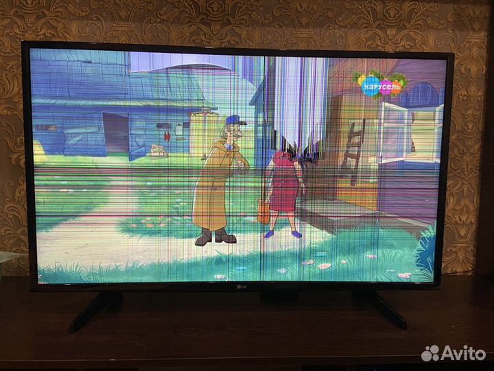 Телевизор LG 48” разбит