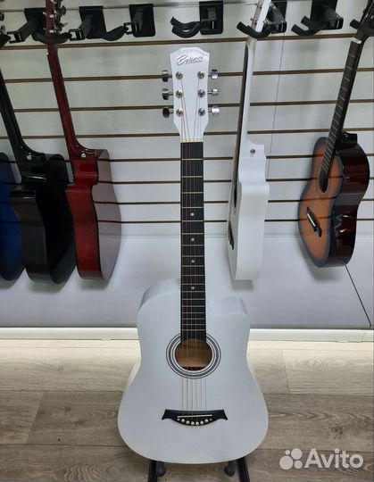 Гитары и Укулеле большой выбор