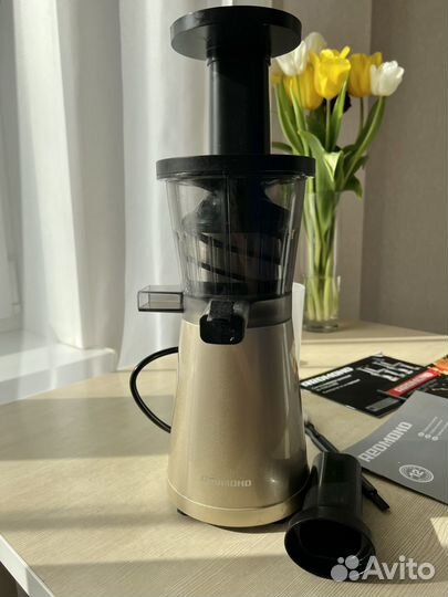 Соковыжималка шнековая redmond