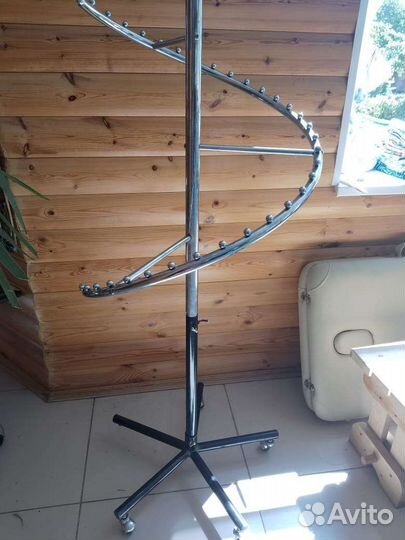 Вешалка для гардероба