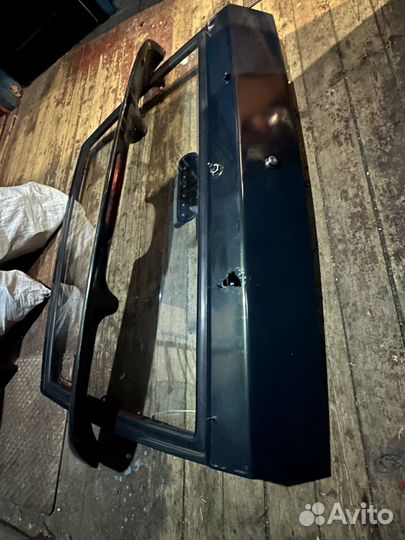 Продам заднюю крышку багажника от ваз 2114