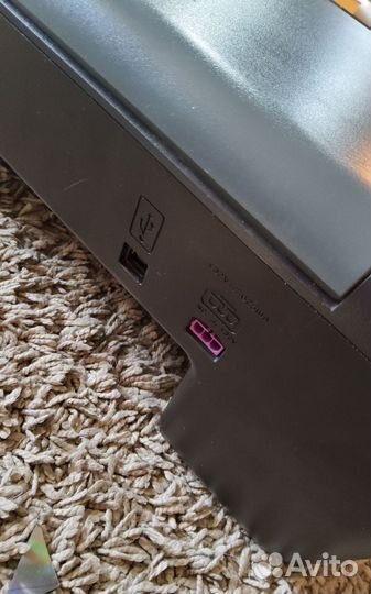 Струйнй принтер-сканнер HP Deskjet F2423