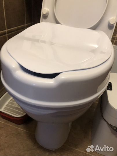 Насадка на унитаз после операции