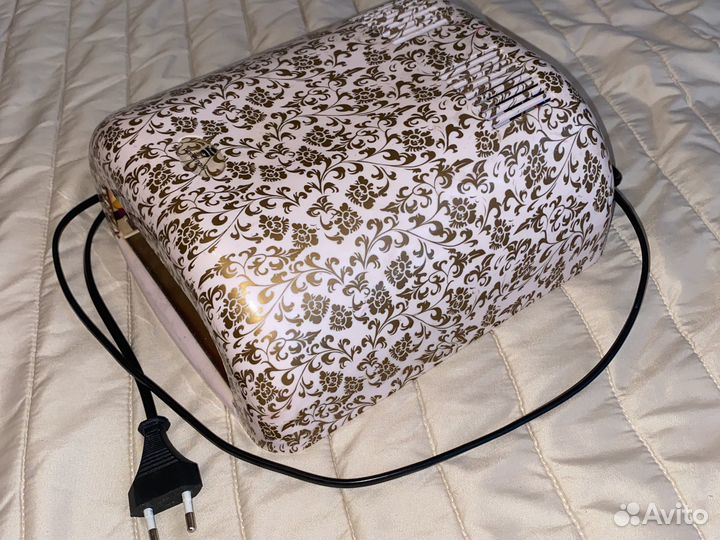 Лампа для маникюра и педикюра фирма 