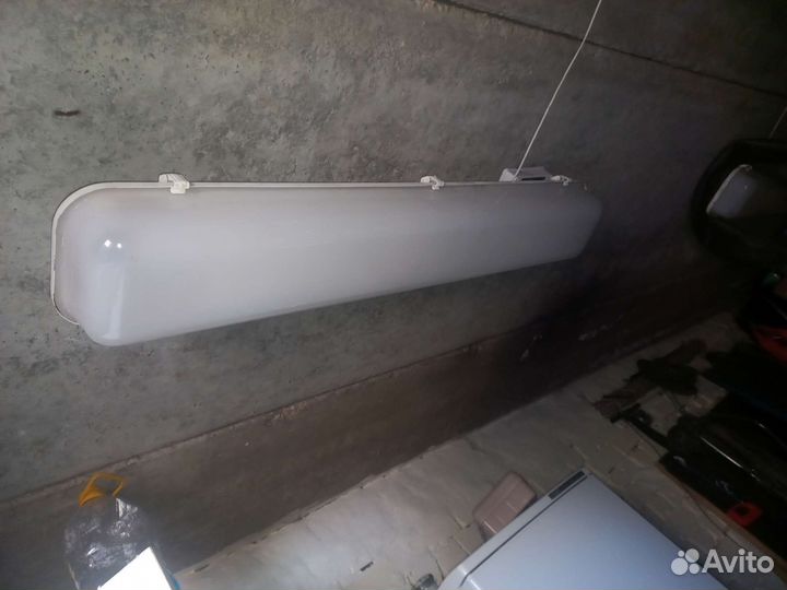 Светильник на стену