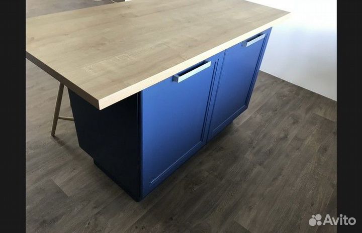 Угловая кухня синий/белый/бежевый