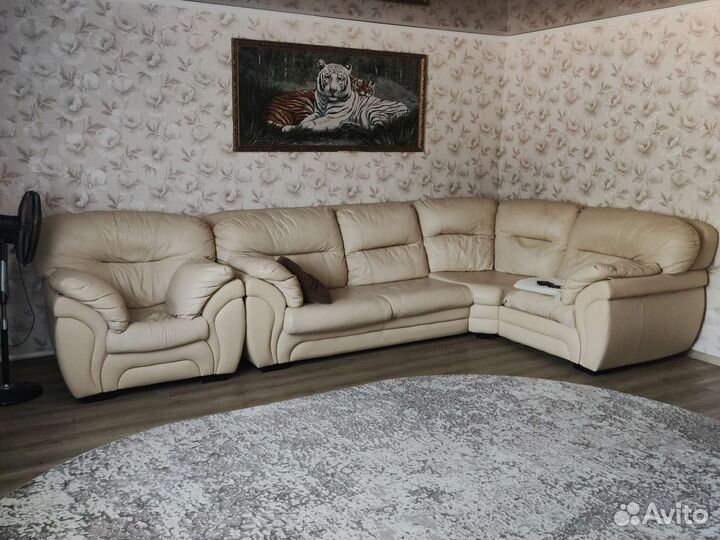 Диван кожаный угловой диван и кресло бу