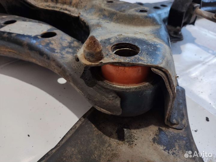 Подрамник передний с рычагами Toyota Corona EXiV