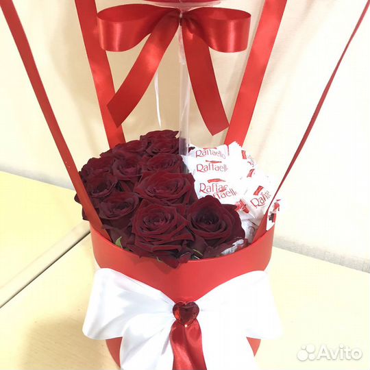 Букет роз с Раффаэлло Цветы 24 часа