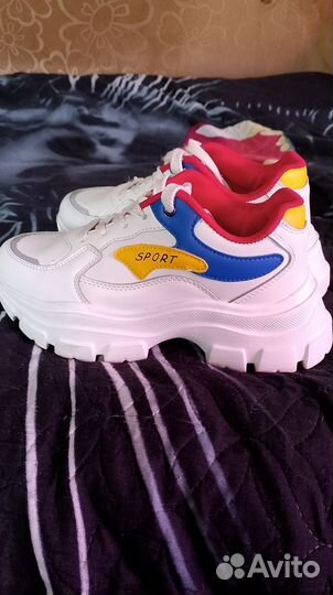 Кроссовки женские 38 размер бу