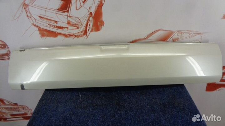 Накладка двери багажника нижняя Peugeot 3008