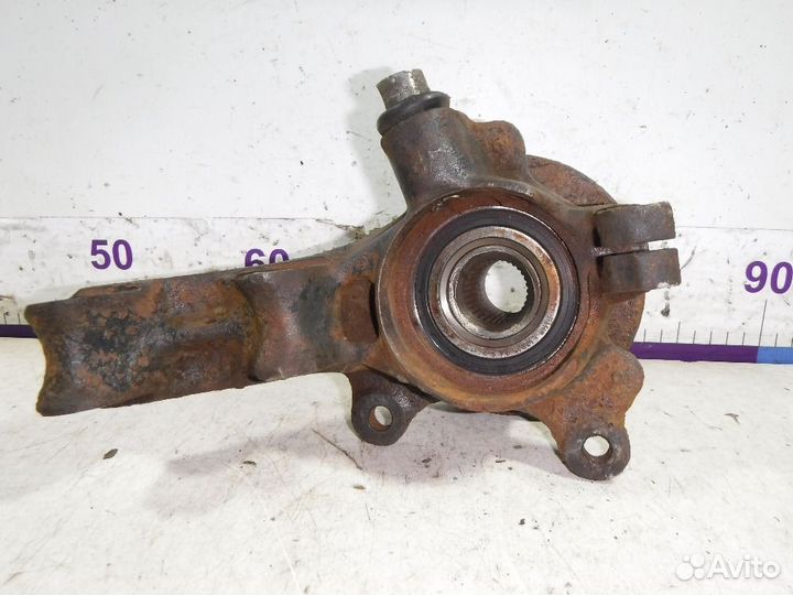 Кулак передний правый Audi 80 B3