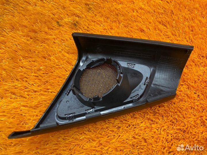 Крышка динамика передняя правая Bmw 5-Series F10