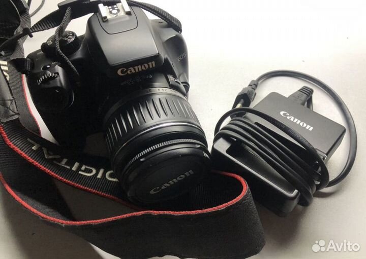 Зеркальный фотоаппарат Canon 1000d