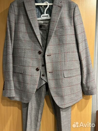 Строгий костюм мужской