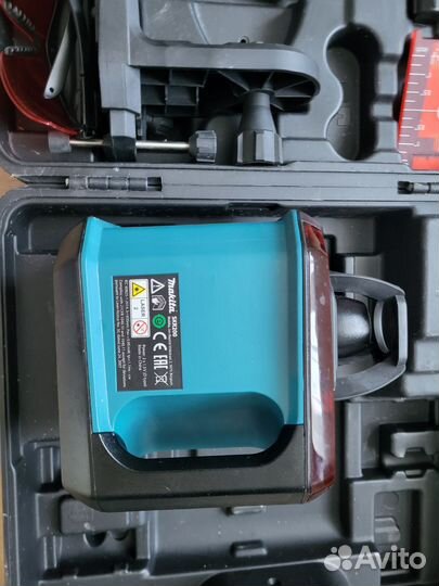 Лазерный уровень Makita SKR200