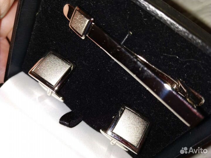 Запонки и зажим для галстука комплект набор