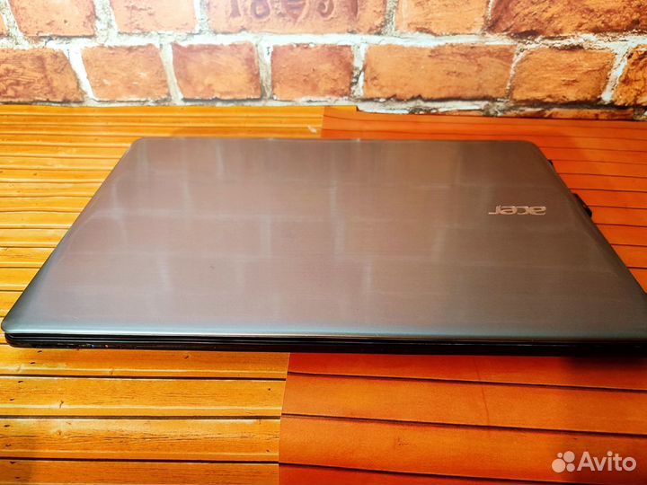 Acer V5-561G - Core i5-4 Gen \ 4 Озу \ 2 GB видео