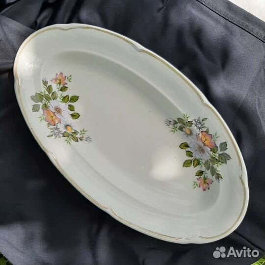 Зик: селедочница, тарелка, блюдца