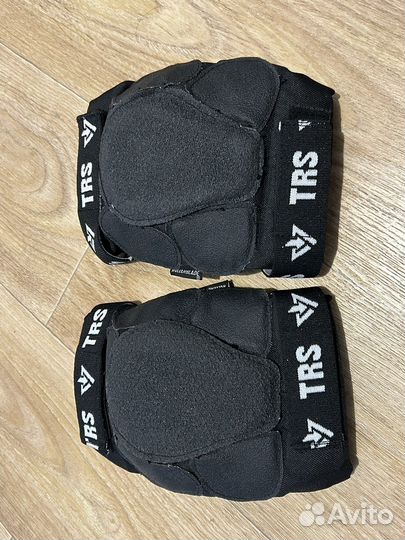 Хоккейные наколенники