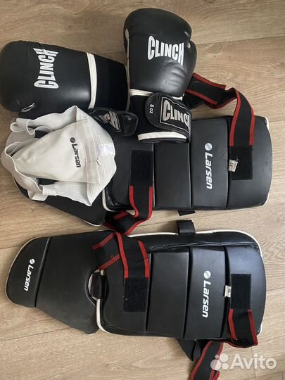 Боксерские перчатки/защита голени/ защита паха