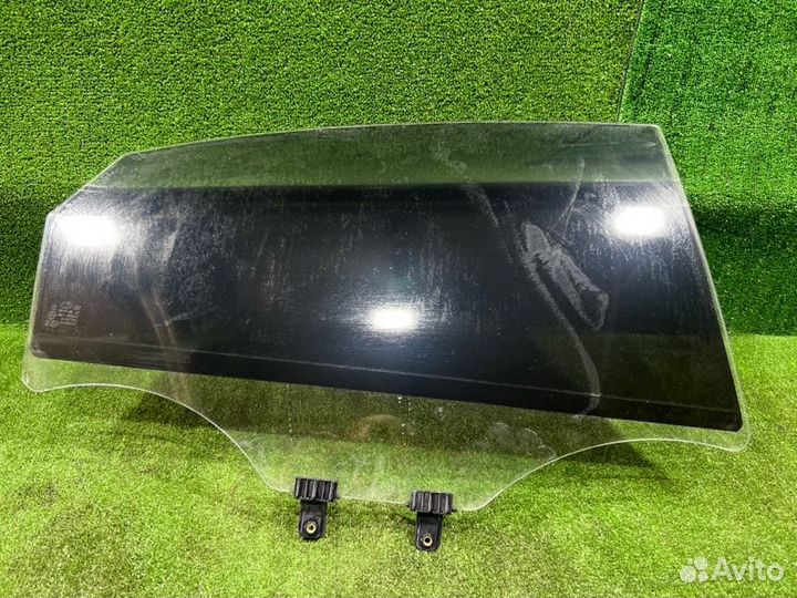 Стекло двери заднее правое Hyundai Solaris седан
