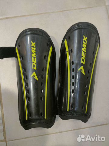 Футбольные щитки Demix