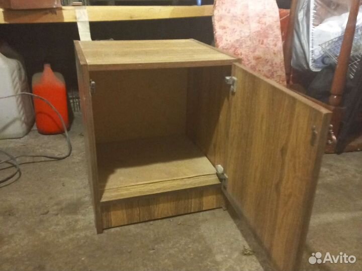 Тумбочка