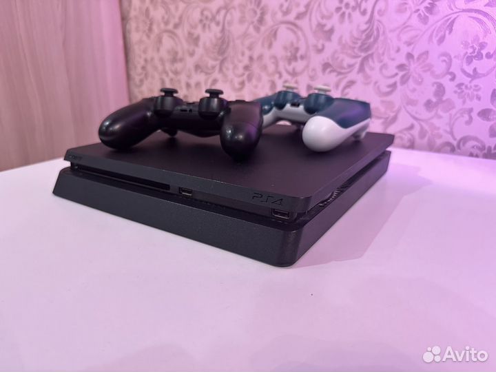 Sony playstation 4 slim