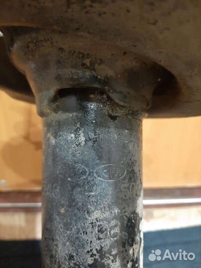 Стойка передняя левая