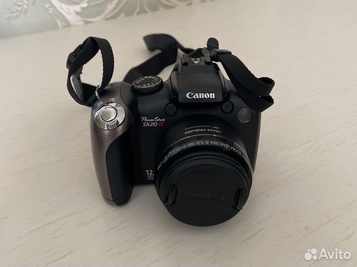Зеркальный фотоаппарат Canon PowerShot SX20 IS