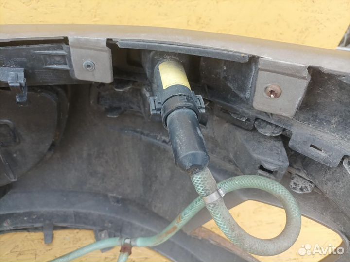 Форсунка омывателя фары правой Peugeot 407 2006