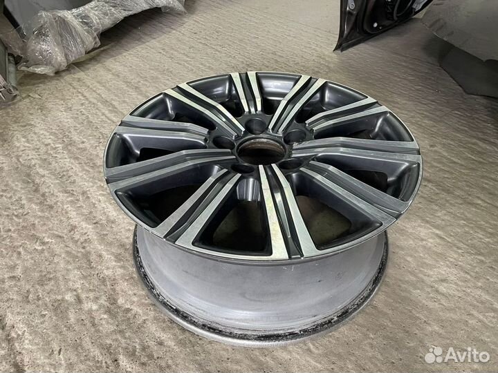 Lexus LX диск литой 21