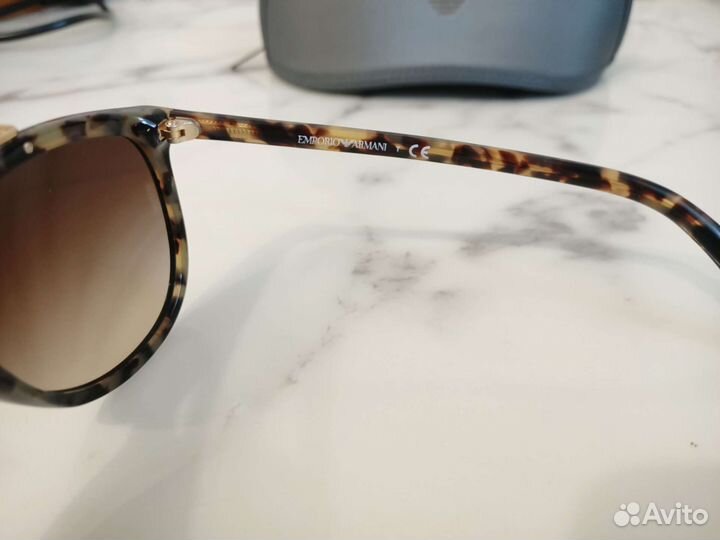 Солнцезащитные очки Armani