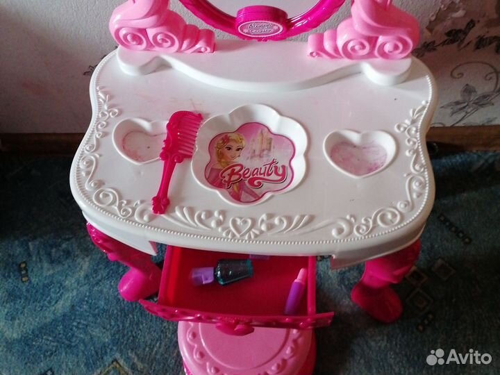 Столик с зеркалом игрушка