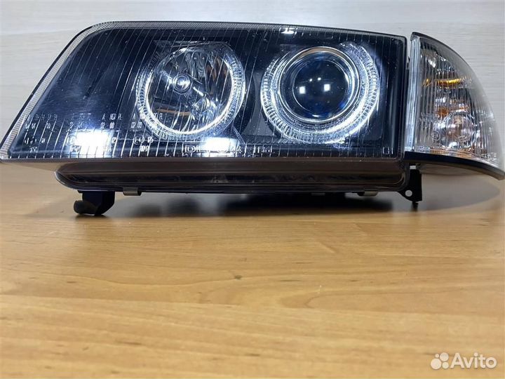 Фара левая Audi A4/RS4