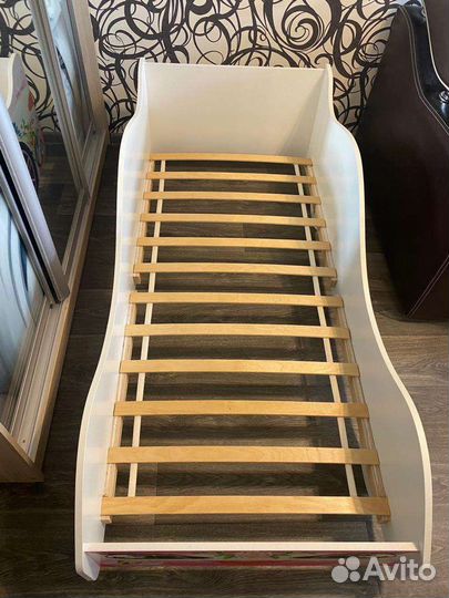 Детская кровать машина с матрасом