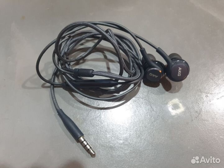 Проводная гарнитура-наушники Samsung AKG