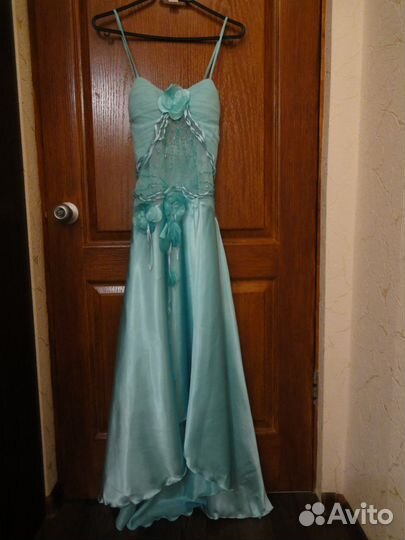 Бирюзовое платье