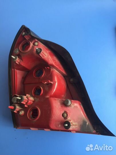 Задний правый фонарь Hyundai Elantra с дефектом