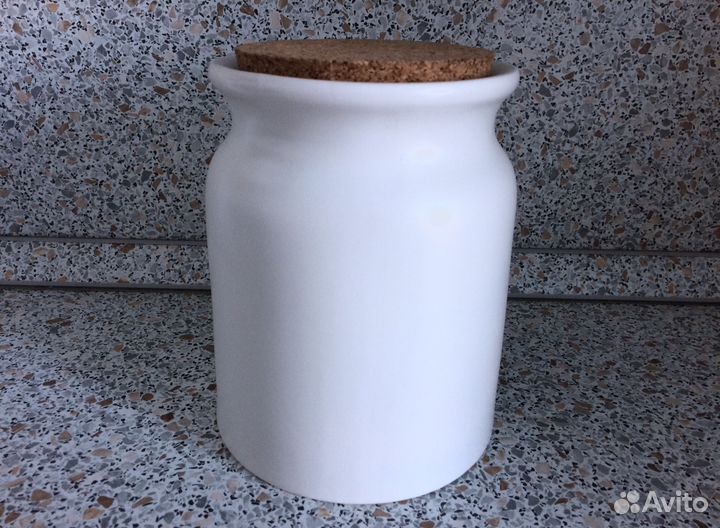 Банка керамич. 1,5л новая