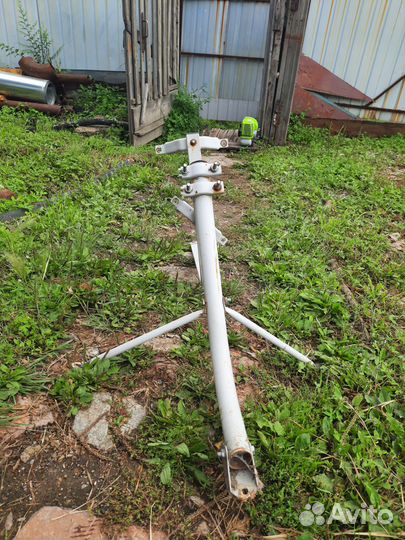 Крепление для спутниковой тарелки