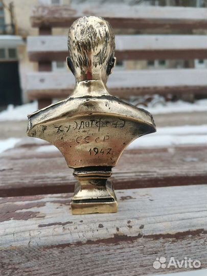 Бюст Сталина бронза