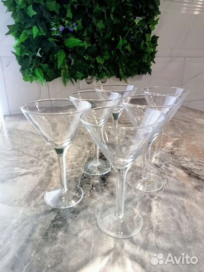 Бокалы для коктейлей и мартини