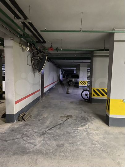 Машиноместо, 30 м²