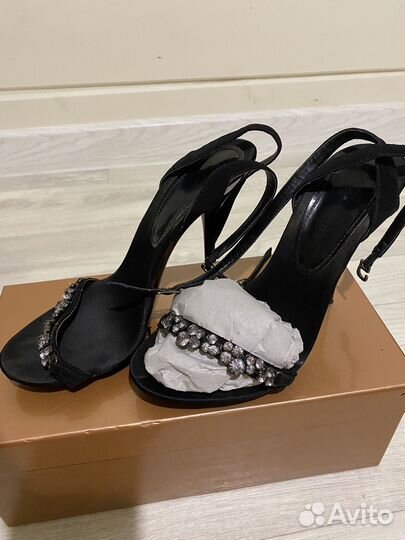 Босоножки женские